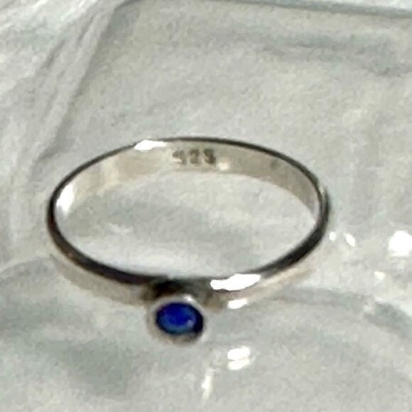 Blue Fire Opal & Sterling Silver Stacking Ring - Picture 3 of 5